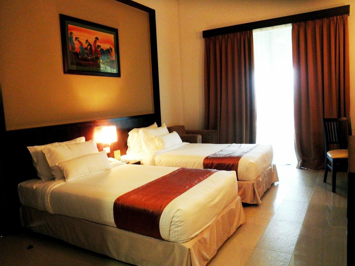 Hotel Felda Residence Tanjung Leman Jemaluang Exteriör bild