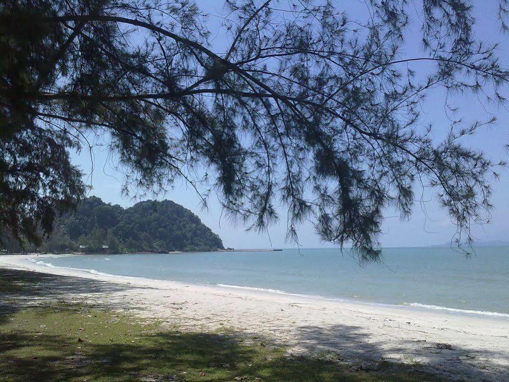 Hotel Felda Residence Tanjung Leman Jemaluang Exteriör bild